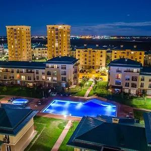 Luxury With Pool In North Bucharest Cretuleasca